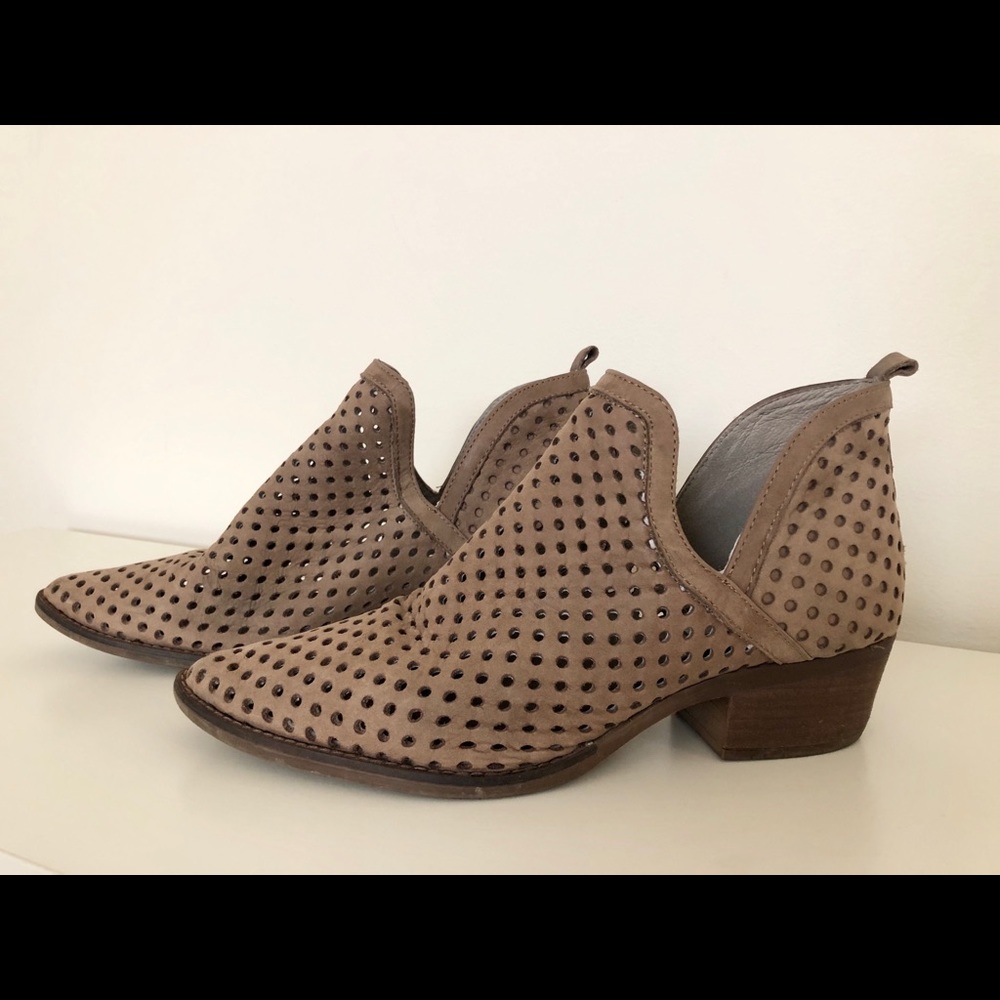 Steve Madden women’s booties